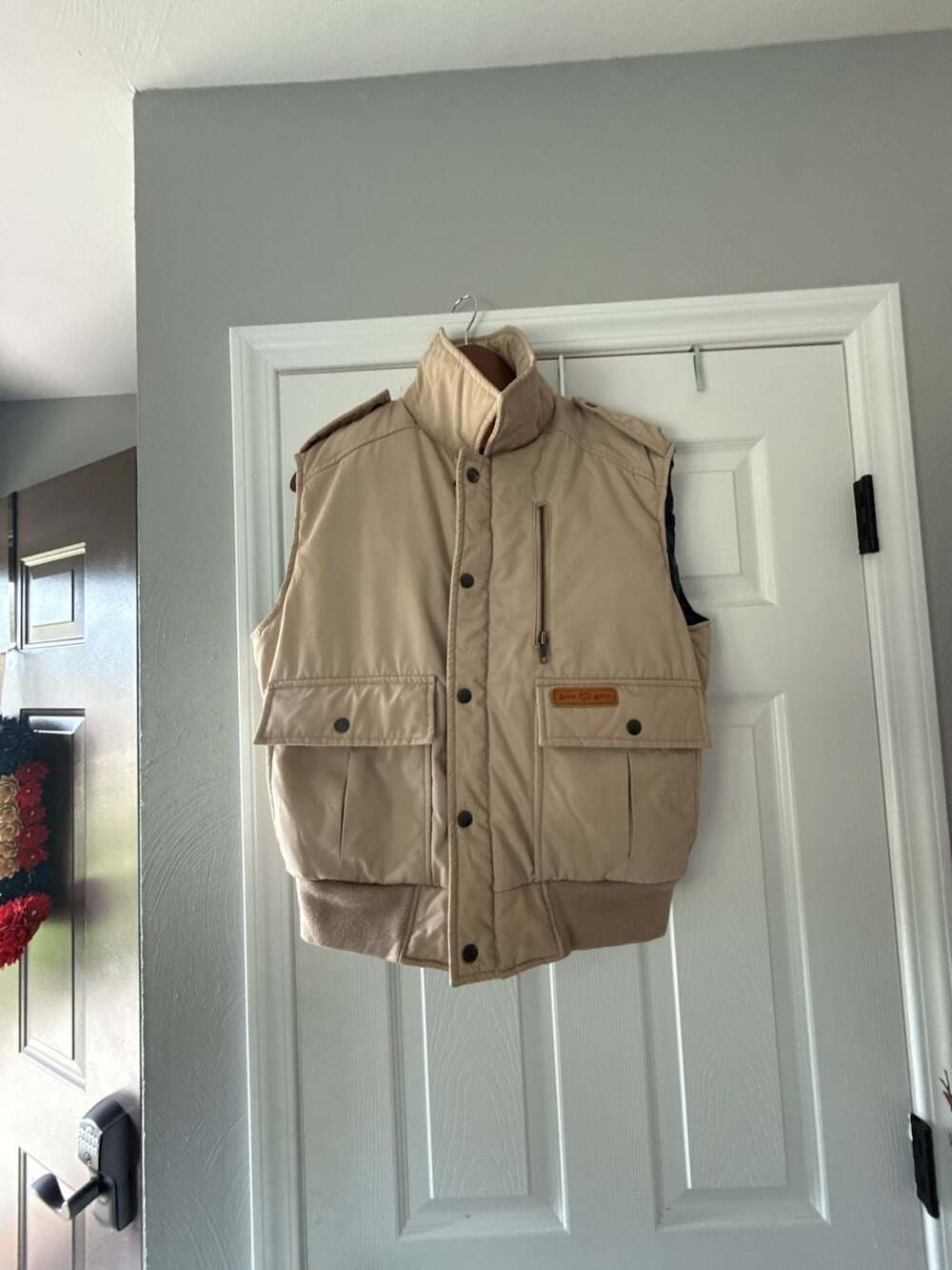 Black Sheep Inc. Leader In The Field Vintage Tan Puffer Vest Size M